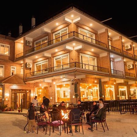 Hotel Chautari Pvt Ltd Нагаркот Екстериор снимка