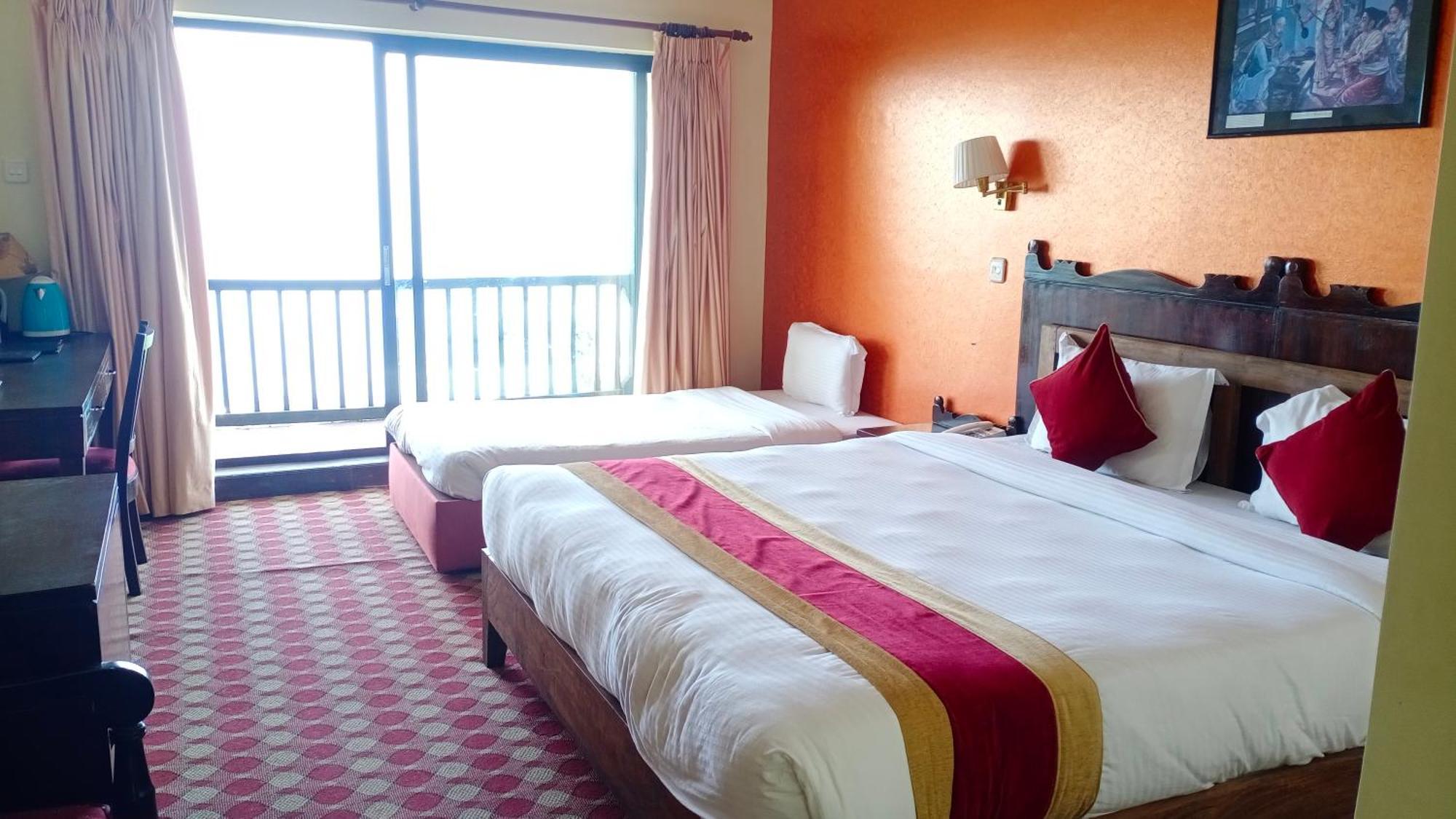 Hotel Chautari Pvt Ltd Нагаркот Екстериор снимка