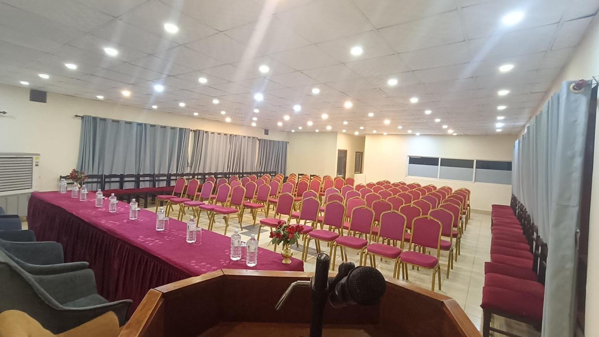 Hotel Chautari Pvt Ltd Нагаркот Екстериор снимка