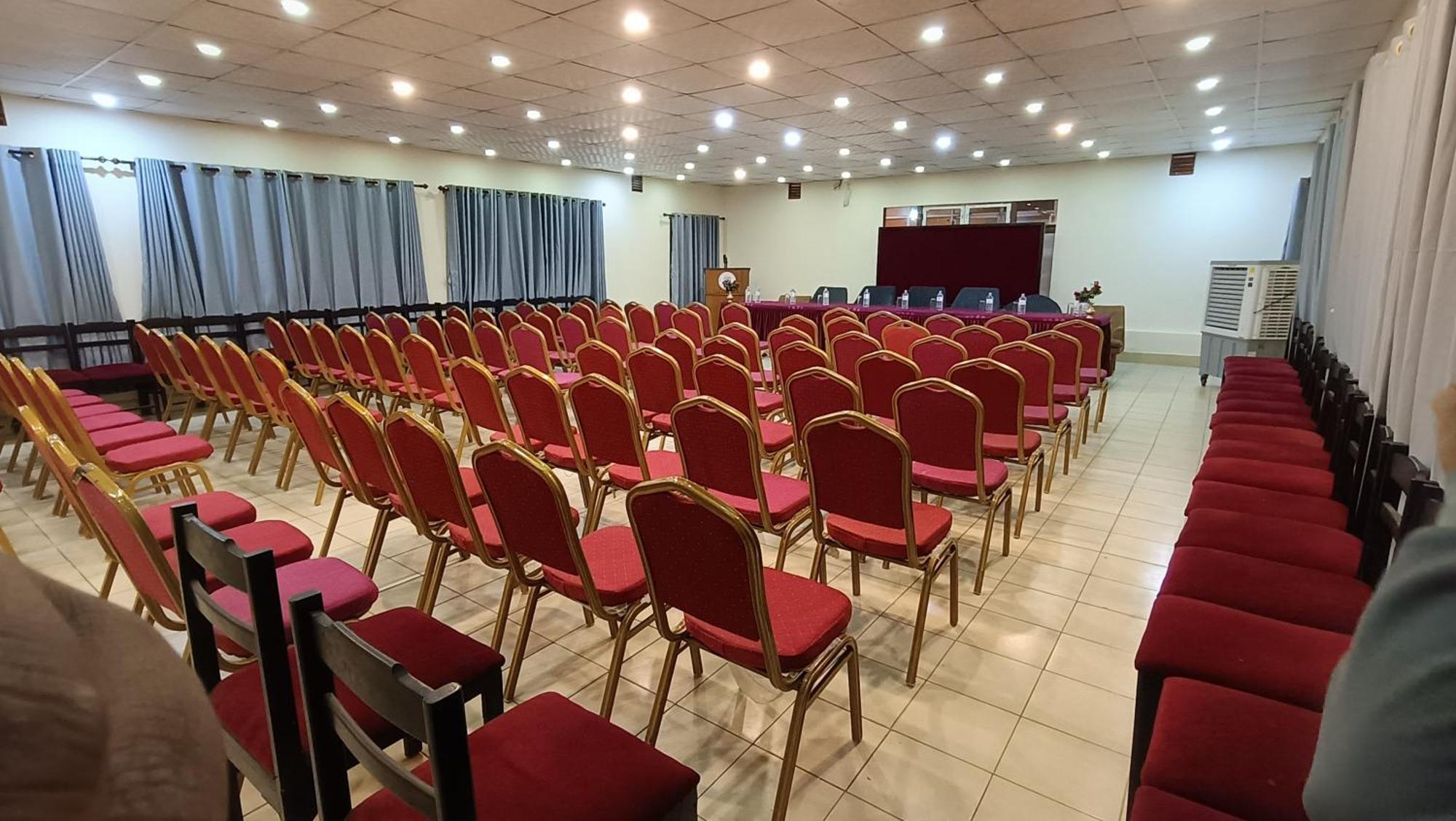 Hotel Chautari Pvt Ltd Нагаркот Екстериор снимка