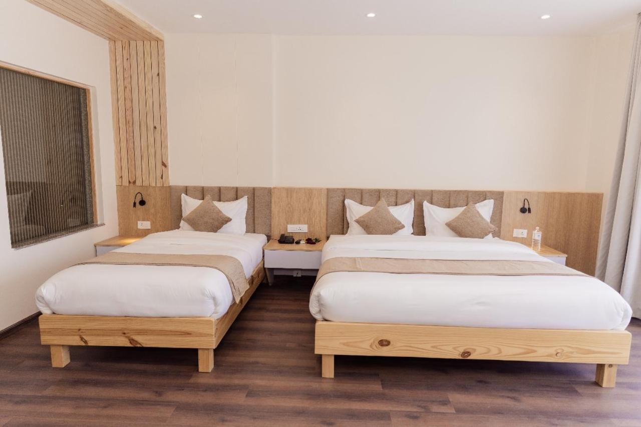 Hotel Chautari Pvt Ltd Нагаркот Екстериор снимка
