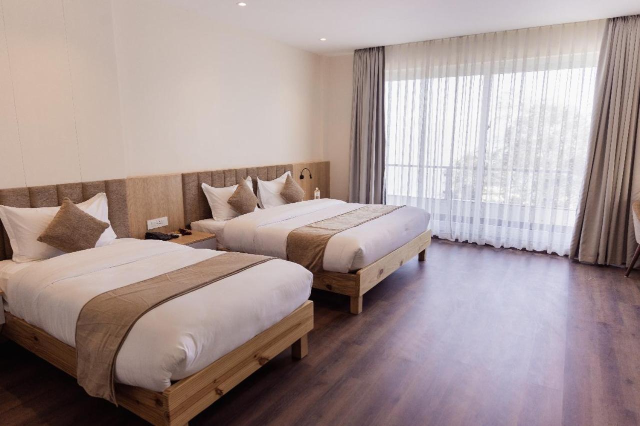 Hotel Chautari Pvt Ltd Нагаркот Екстериор снимка
