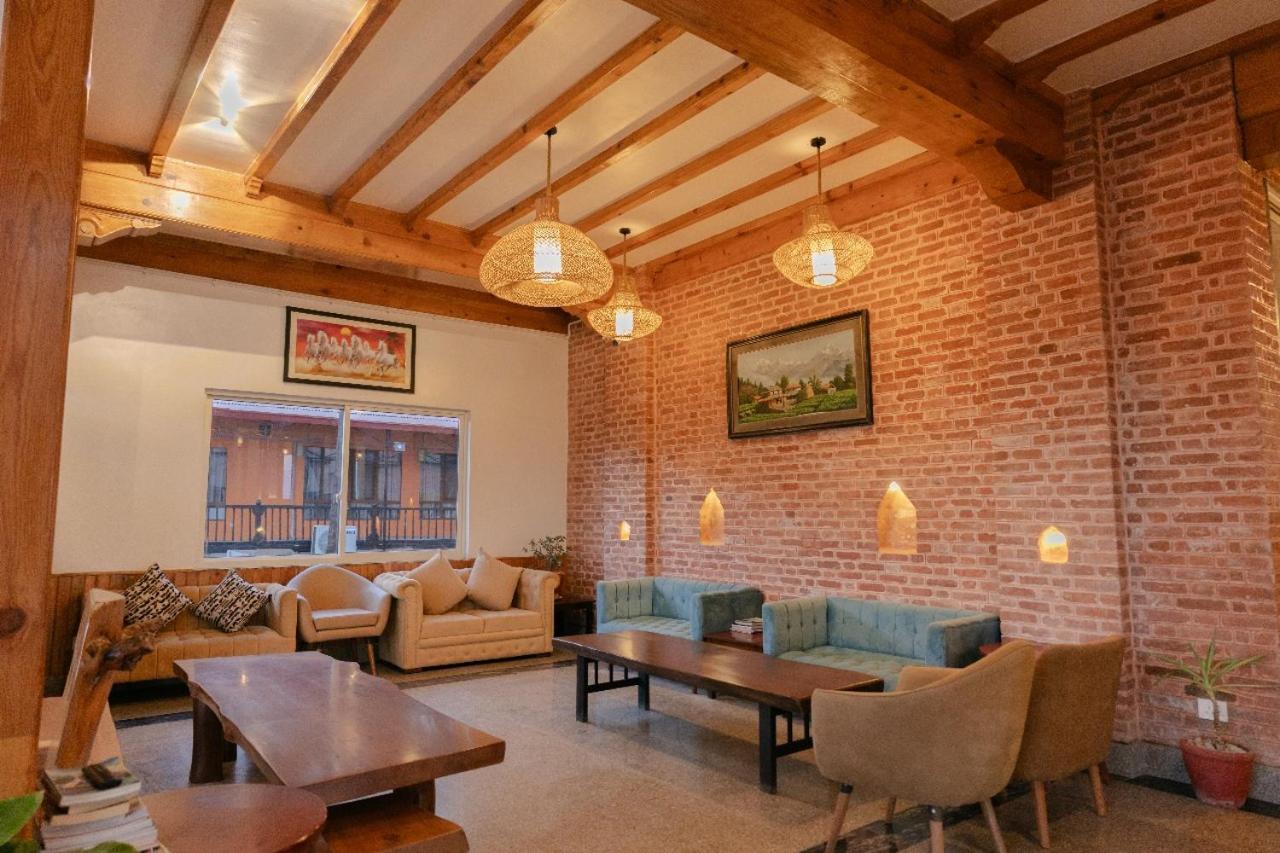 Hotel Chautari Pvt Ltd Нагаркот Екстериор снимка