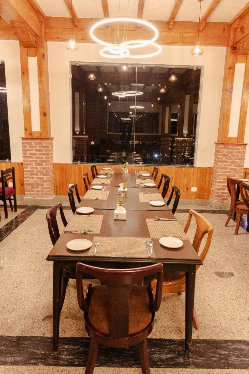 Hotel Chautari Pvt Ltd Нагаркот Екстериор снимка
